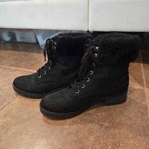 Black Faux Fur Lined Combat Boots – Size 8.5